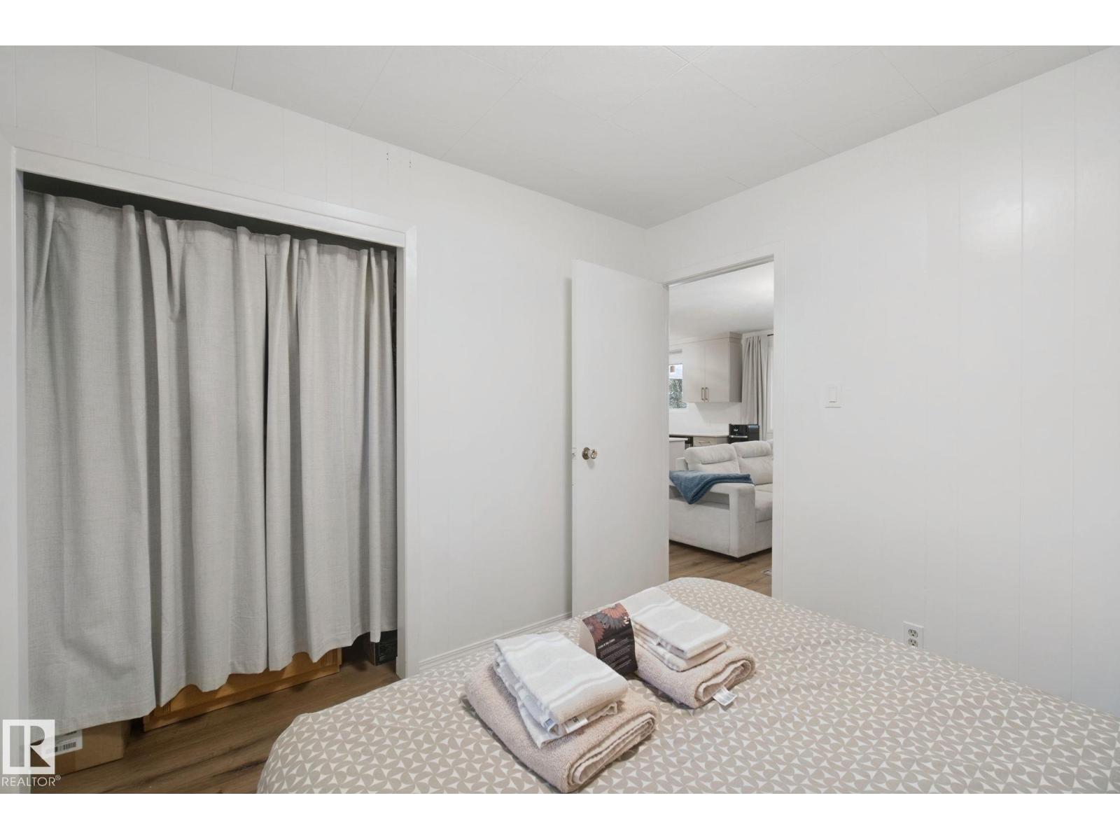 15 CEDAR AV - Image 24