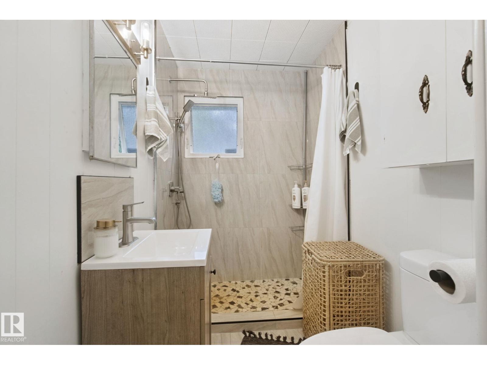 15 CEDAR AV - Image 18