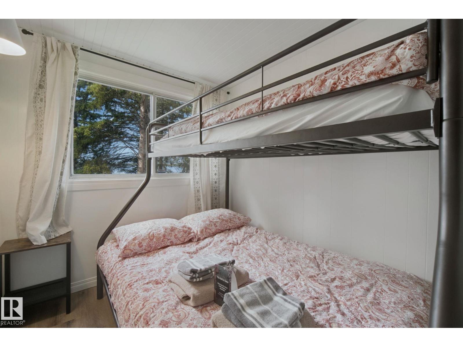 15 CEDAR AV - Image 25