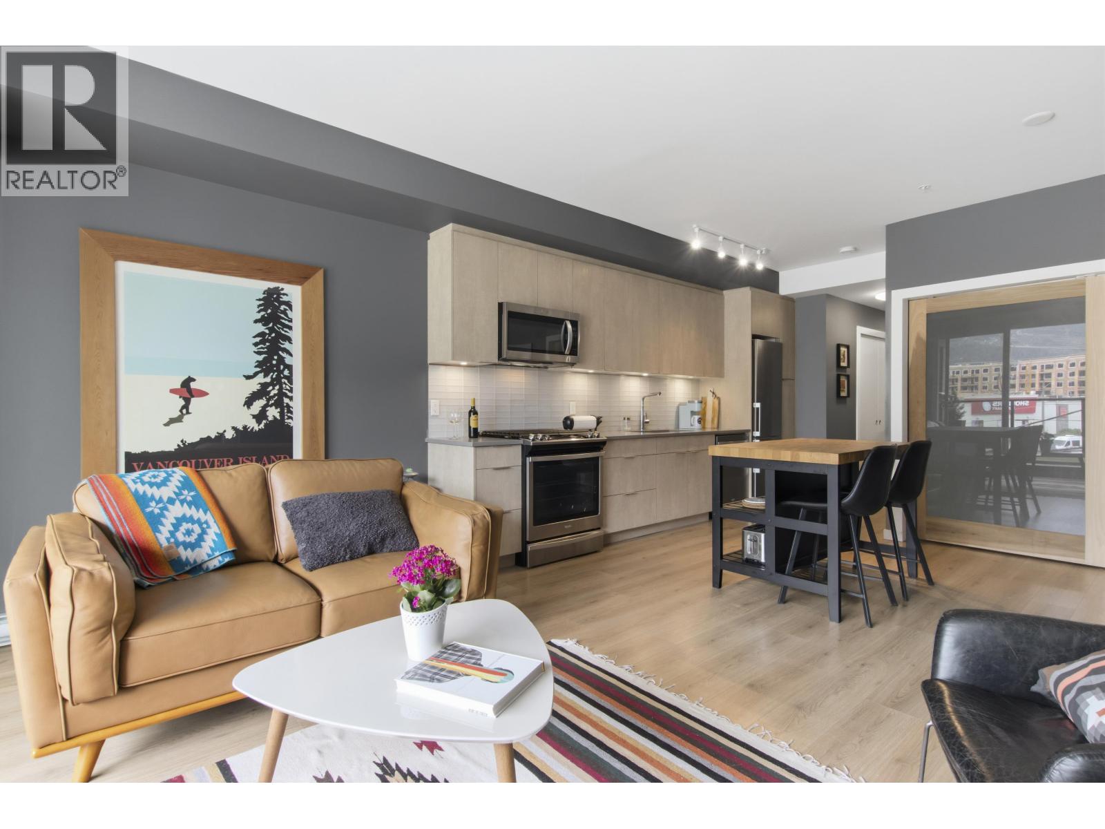 303 38165 CLEVELAND AVENUE, Squamish — photo 9