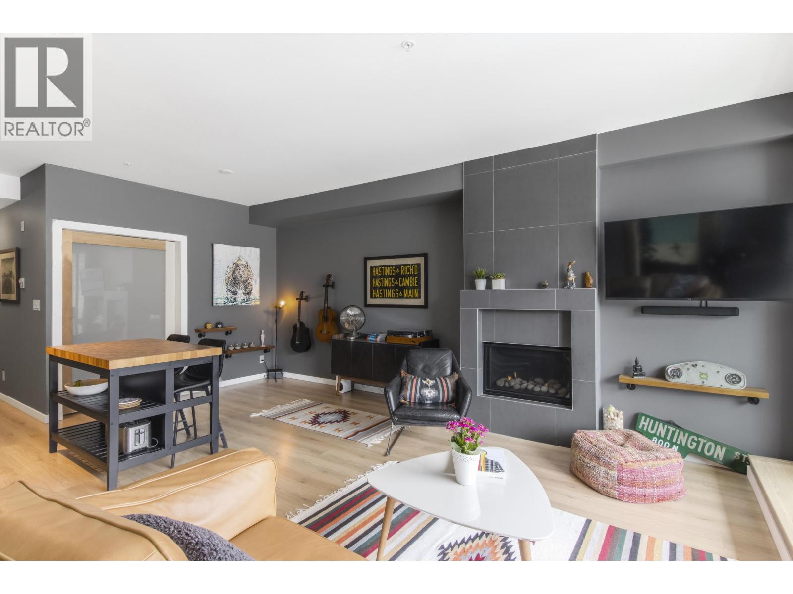 303 38165 CLEVELAND AVENUE, Squamish — photo 5