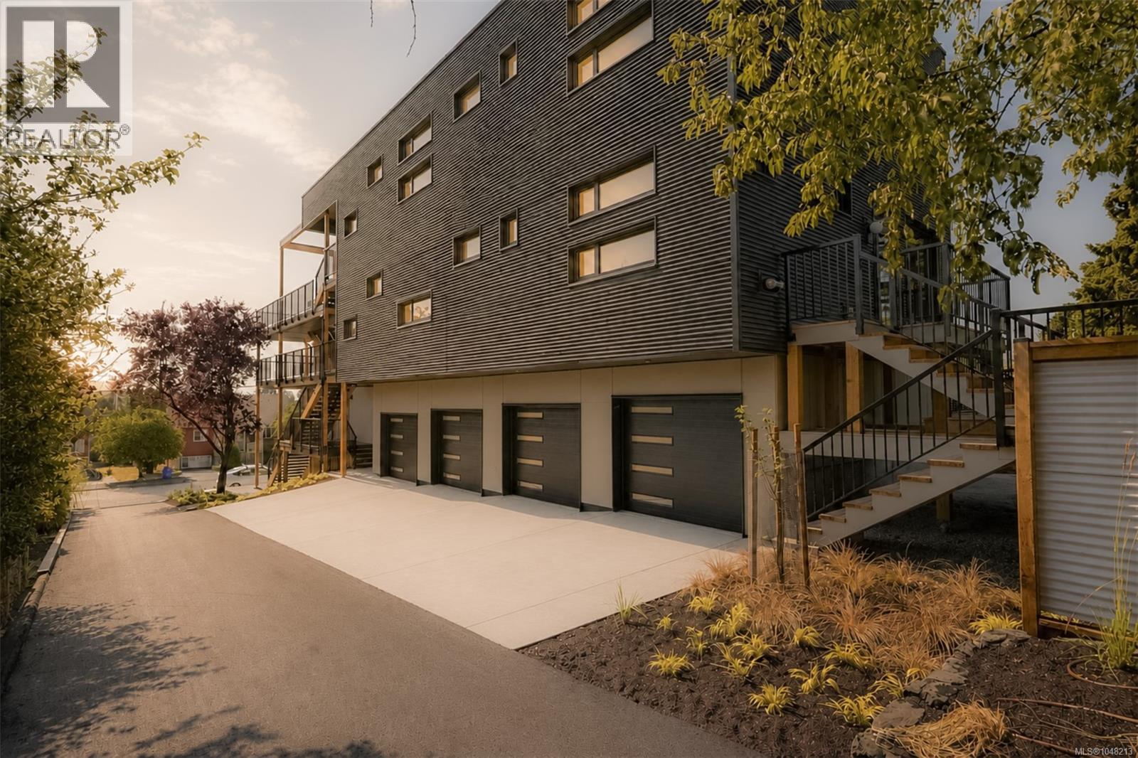 #4 958 Wollaston St - 2