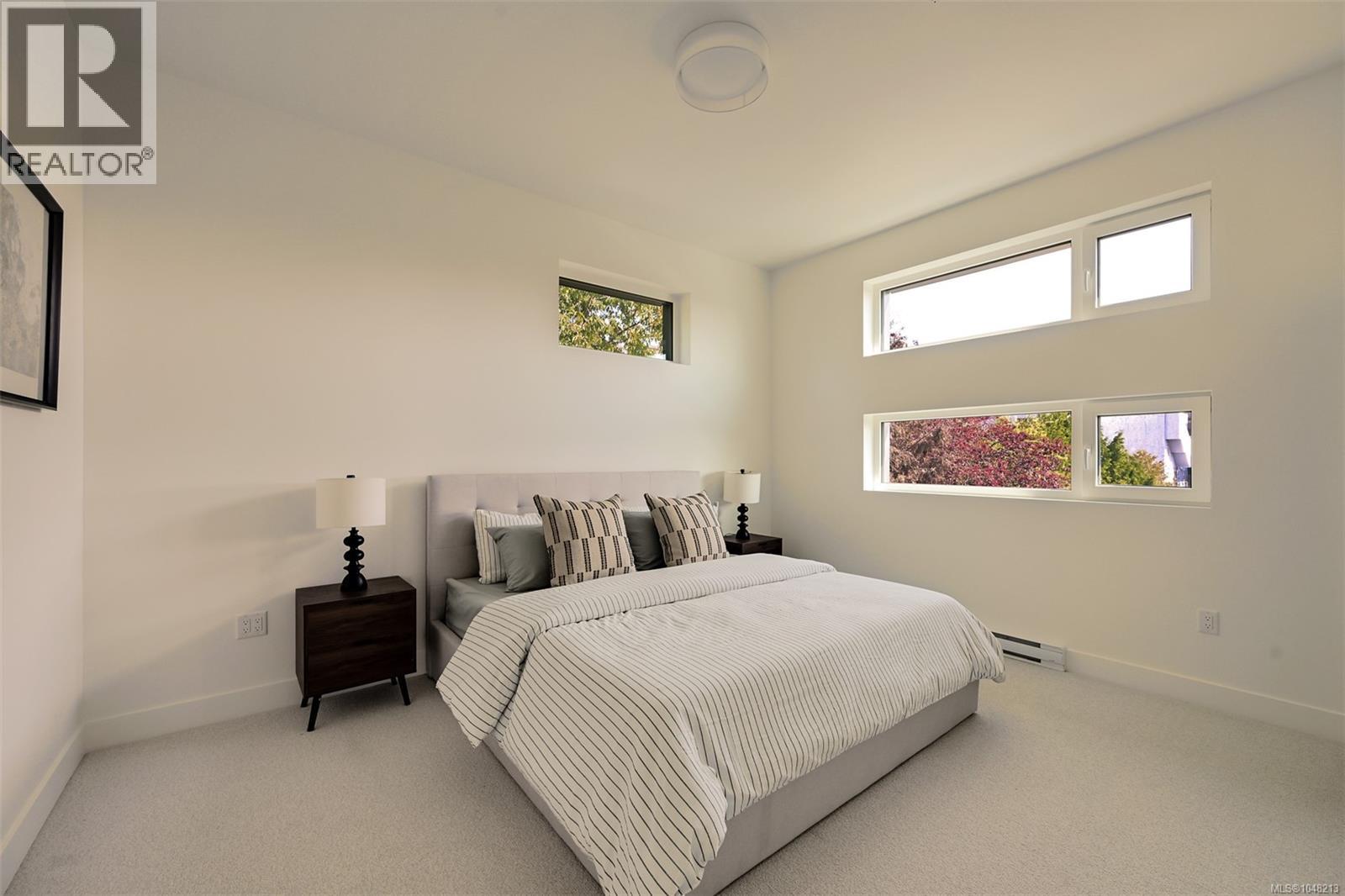 #4 958 Wollaston St - 32