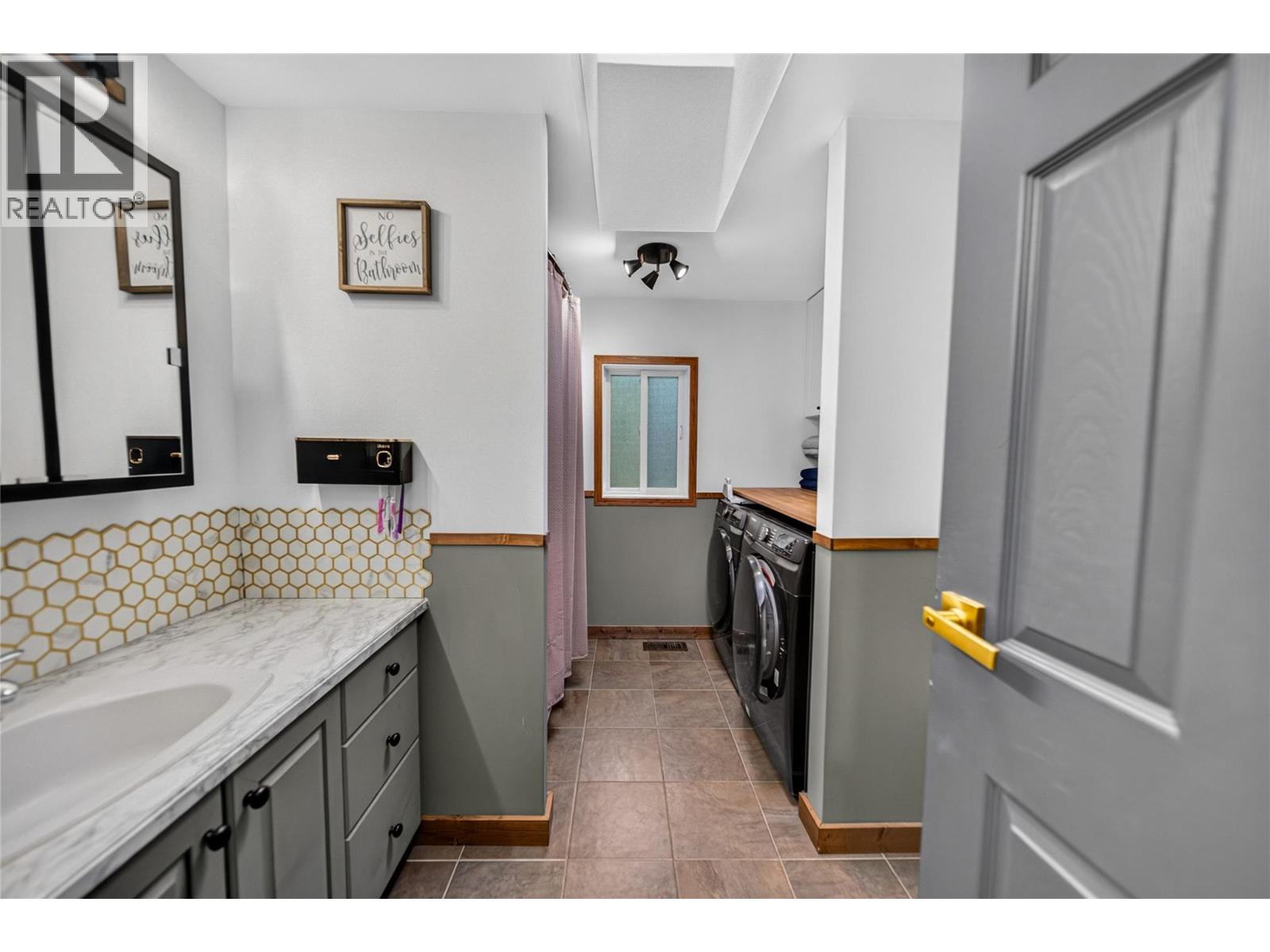 7285 Jaffray Village Loop Road - Image 22