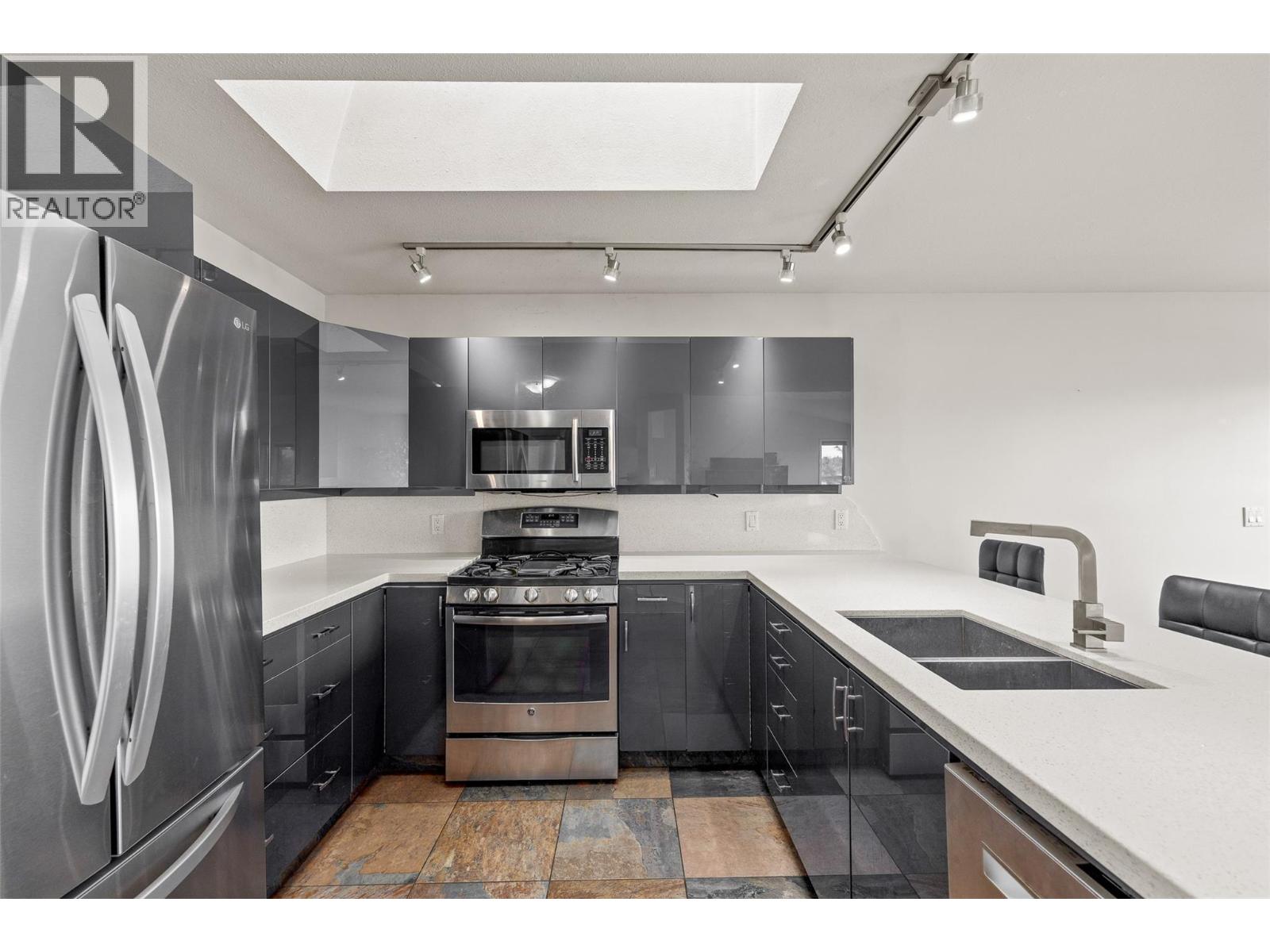 #14 1525 Bear Creek Road - 15