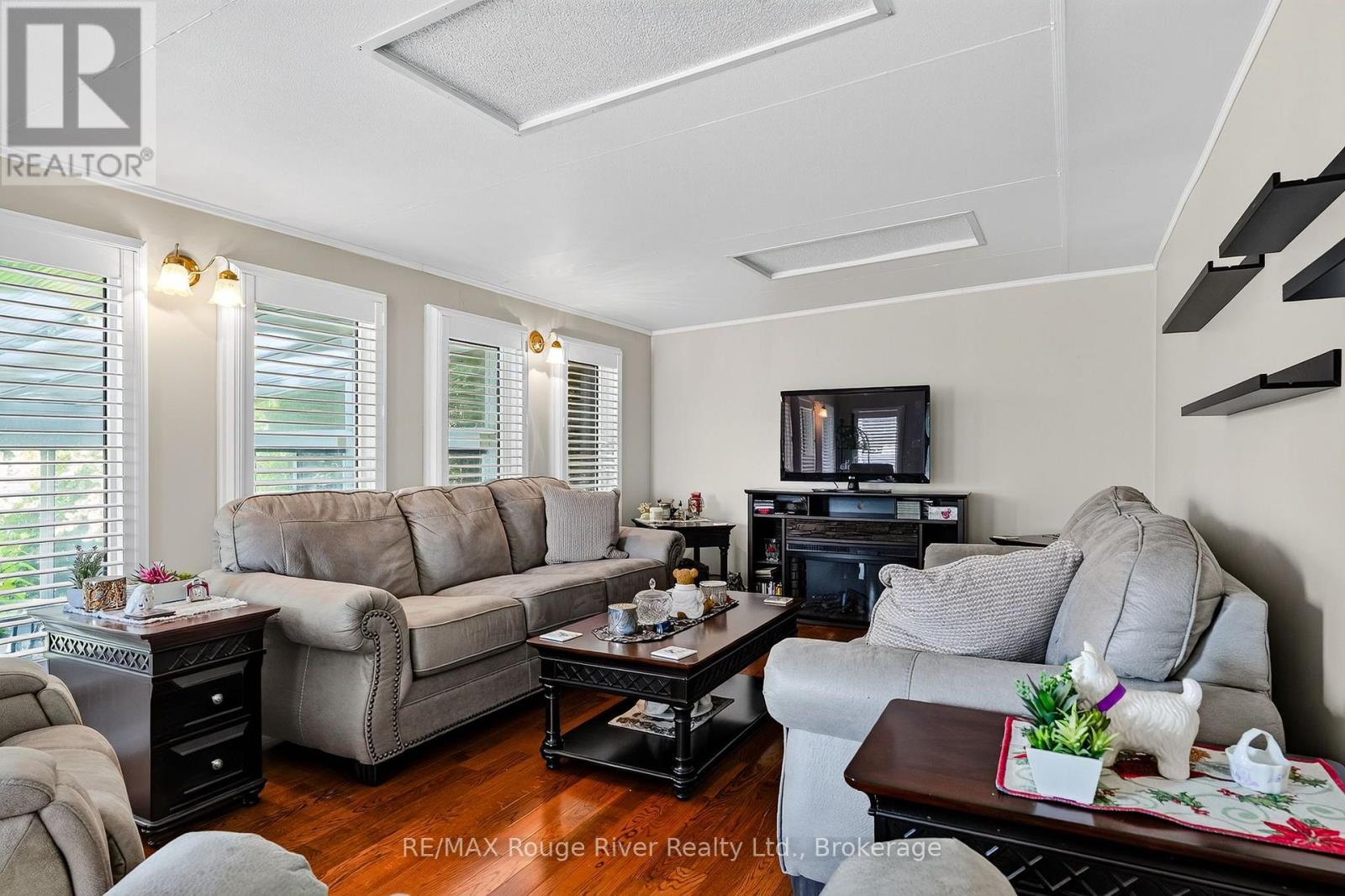 49 CENTENNIAL DRIVE - 15