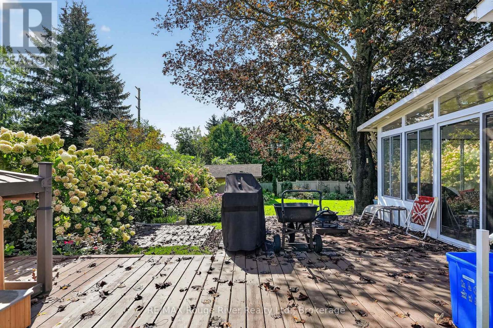 49 CENTENNIAL DRIVE - Image 34