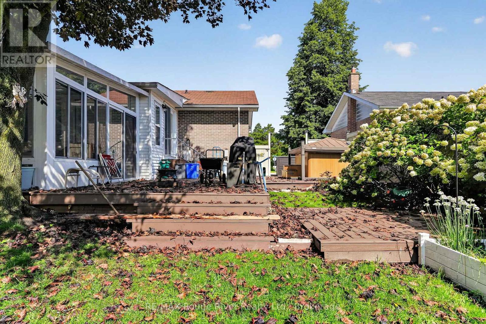 49 CENTENNIAL DRIVE - Image 35