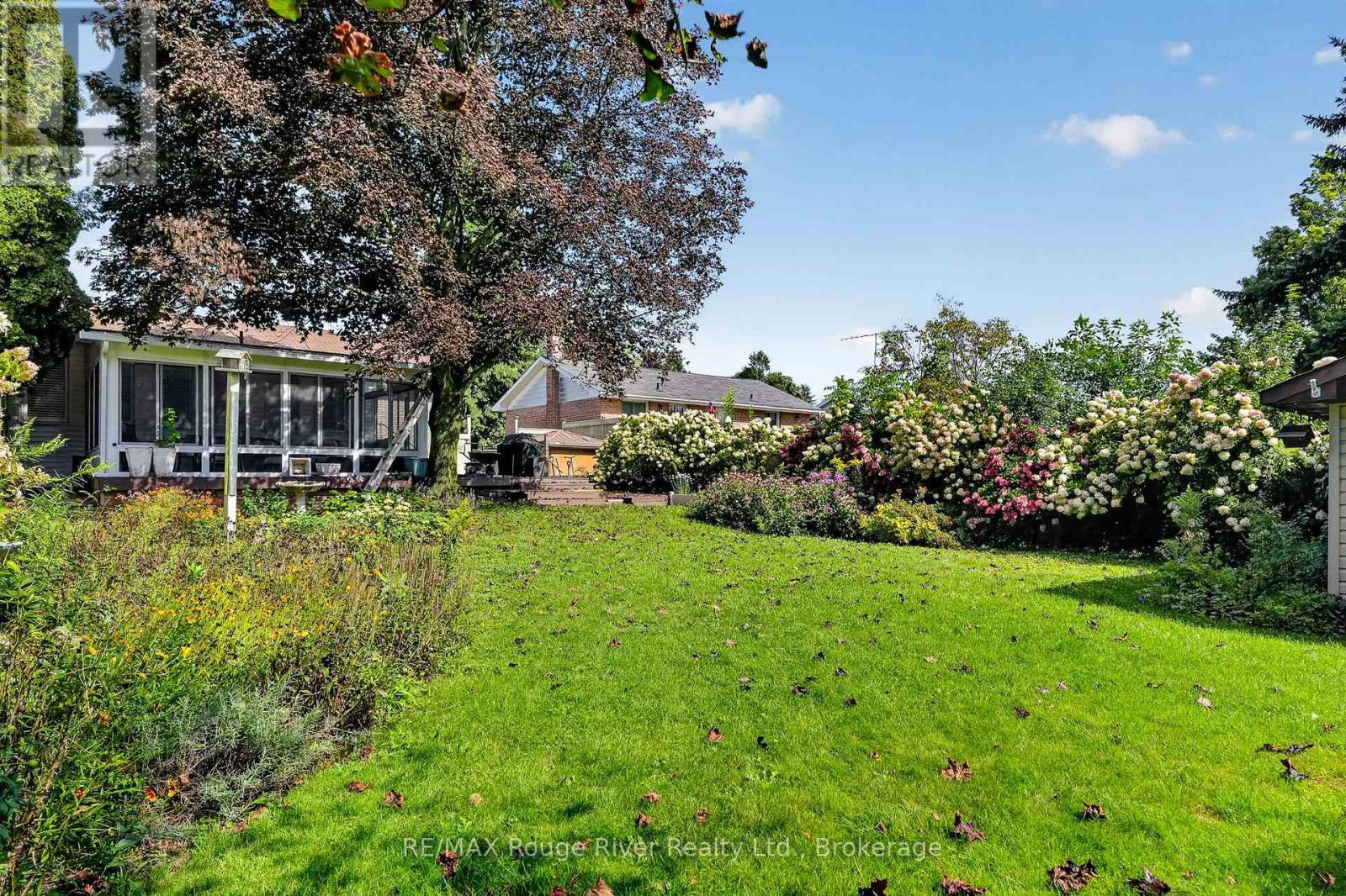 49 CENTENNIAL DRIVE - Image 37