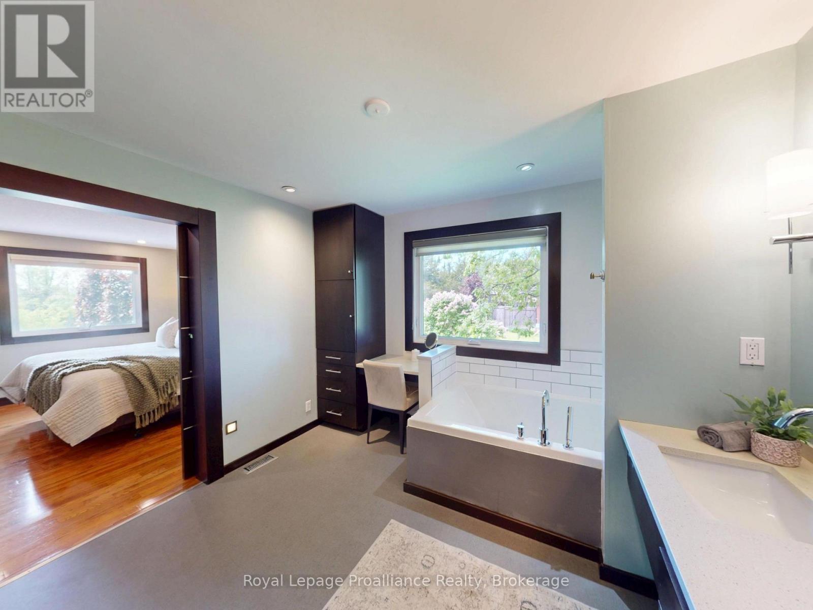 100 BAY BREEZE STREET - 27