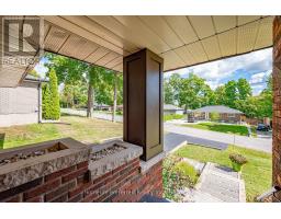 Kitchen - 313 Lindan Avenue, Selwyn, ON K9L1K8 Photo 6