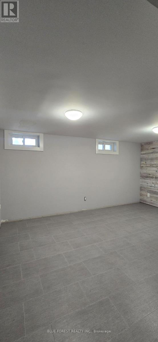 93 Elvira Crescent — photo 10