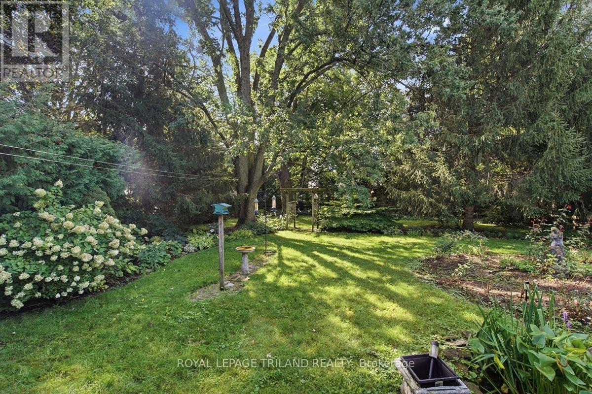 15 MEDWAY CRESCENT - Image 18