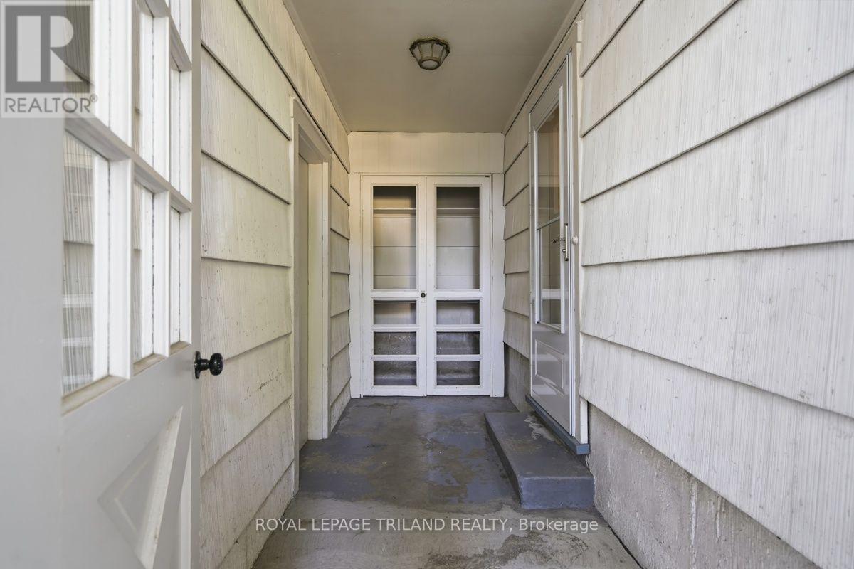 15 MEDWAY CRESCENT - Image 24