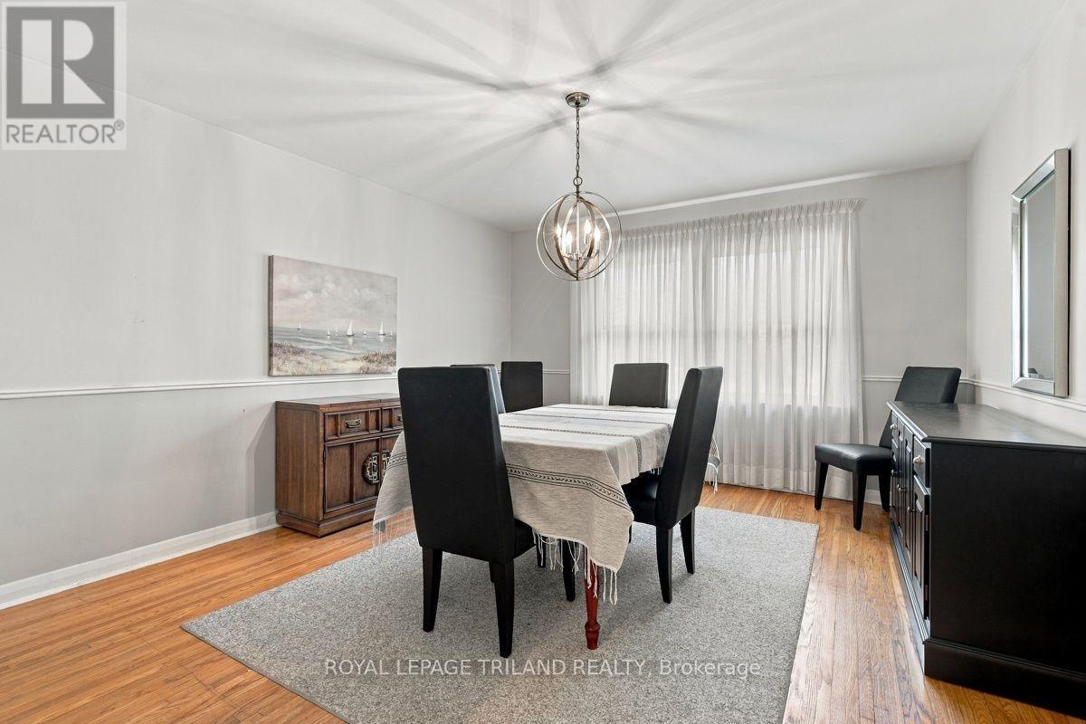 15 MEDWAY CRESCENT - 7