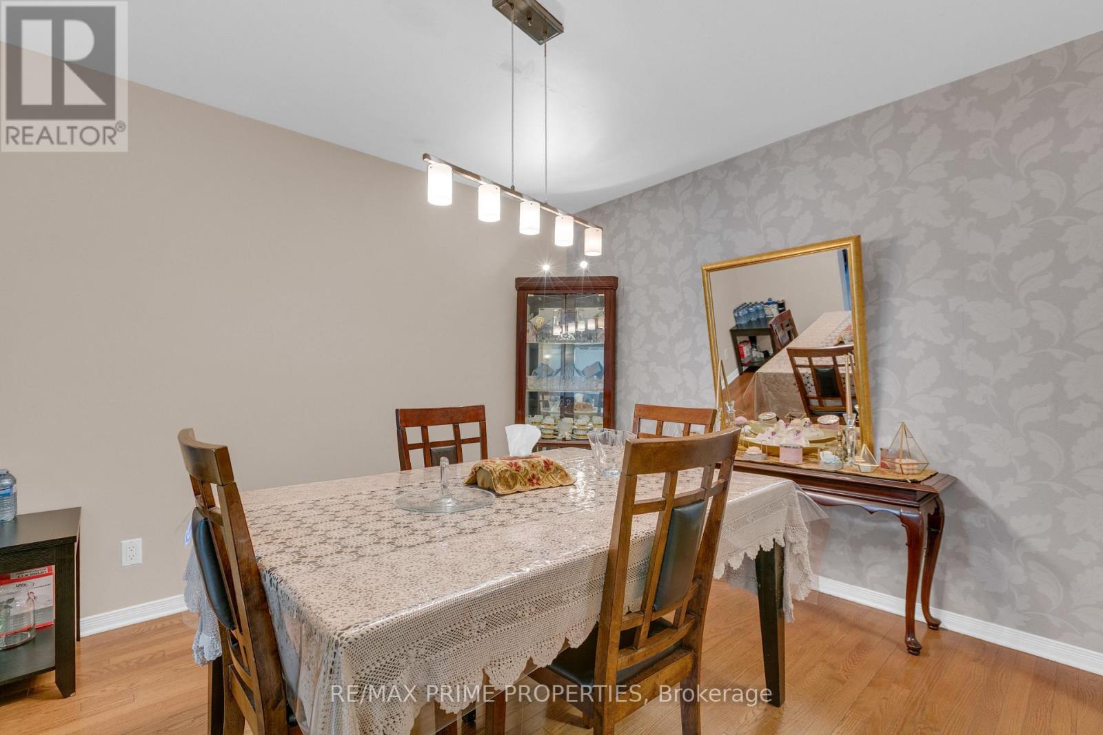 3 Bed, 3 Bath House for Sale in Ottawa – 33 INVERKIP AVENUE, Ottawa – MLS# X13773772 - Image 19