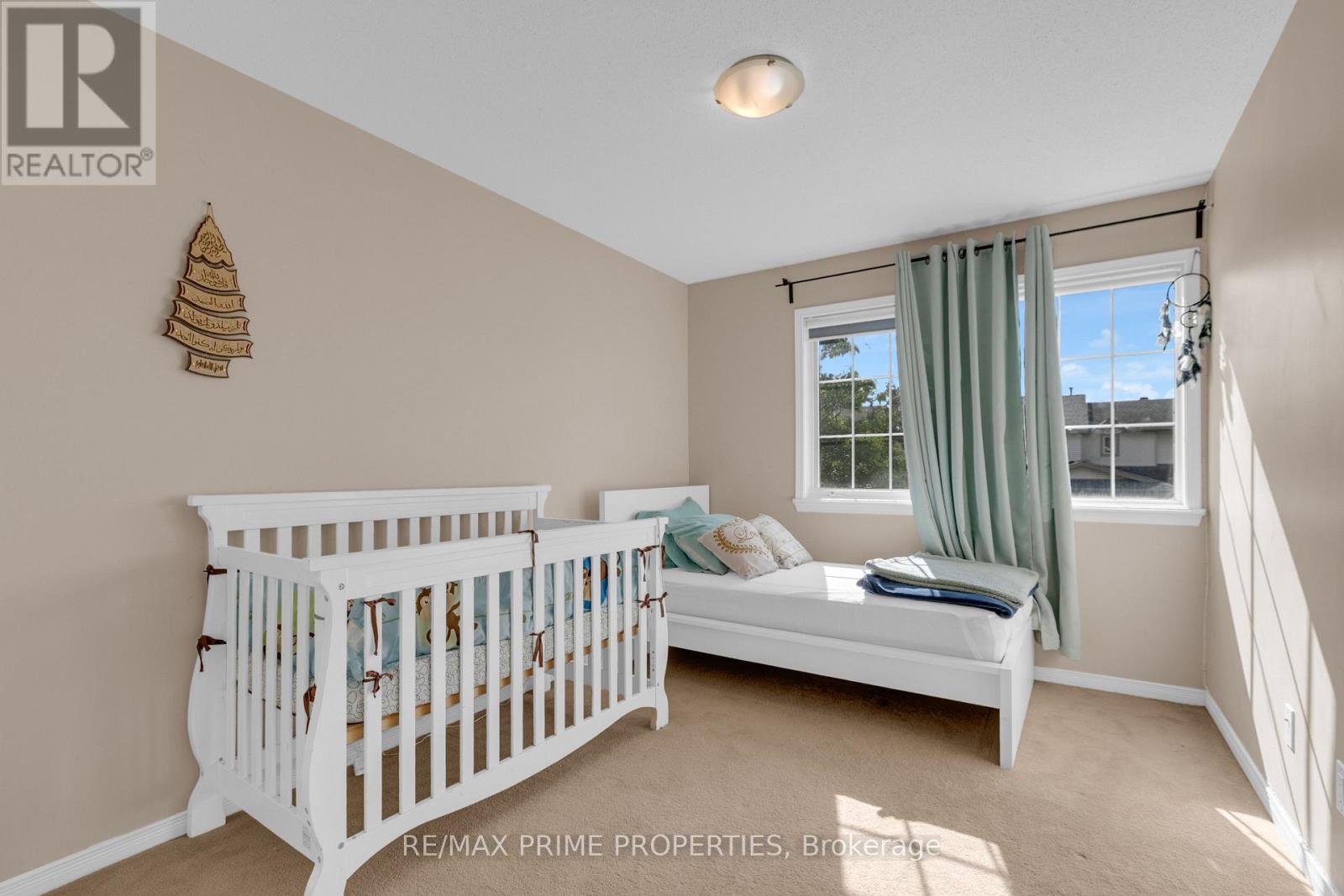 3 Bed, 3 Bath House for Sale in Ottawa – 33 INVERKIP AVENUE, Ottawa – MLS# X13773772 - Image 43