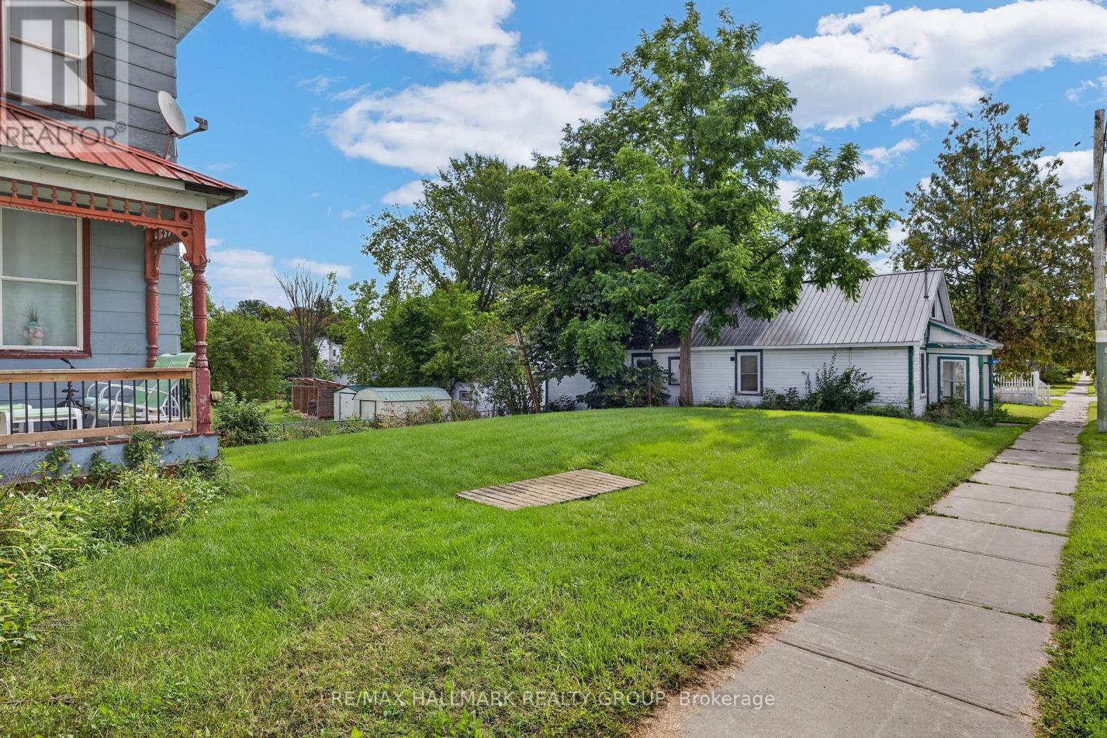 98 NORTH STREET, Lanark Highlands — photo 3