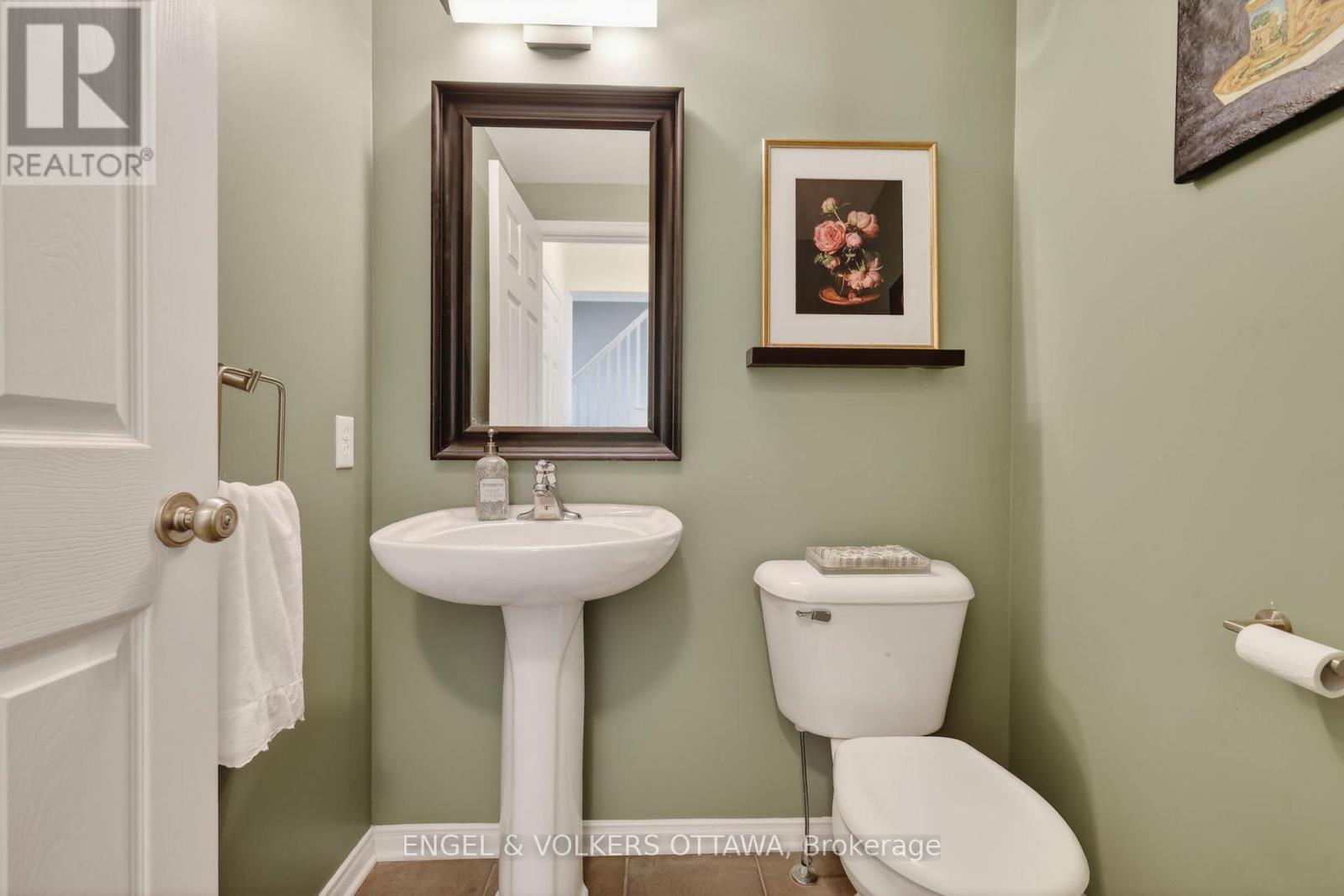 3 Bed, 3 Bath House for Sale in Ottawa – 103 GOLDWOOD PRIVATE, Ottawa – MLS# X13773900 - Image 43