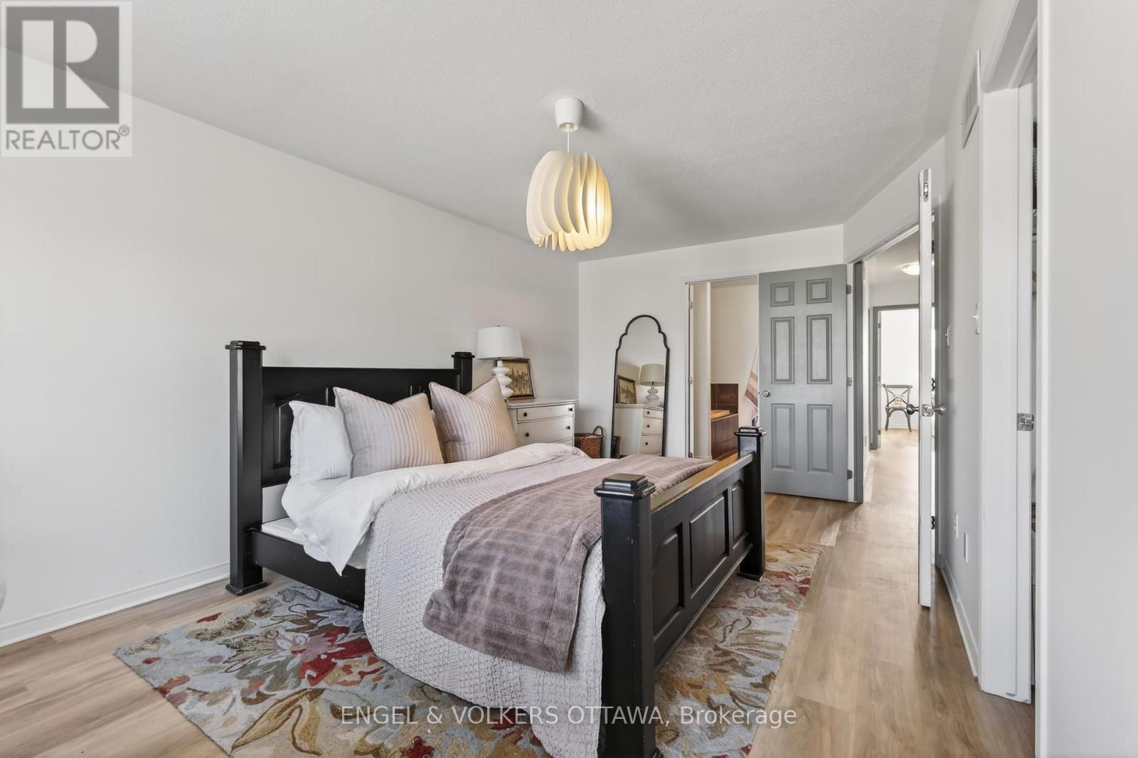 3 Bed, 3 Bath House for Sale in Ottawa – 103 GOLDWOOD PRIVATE, Ottawa – MLS# X13773900 - Image 49