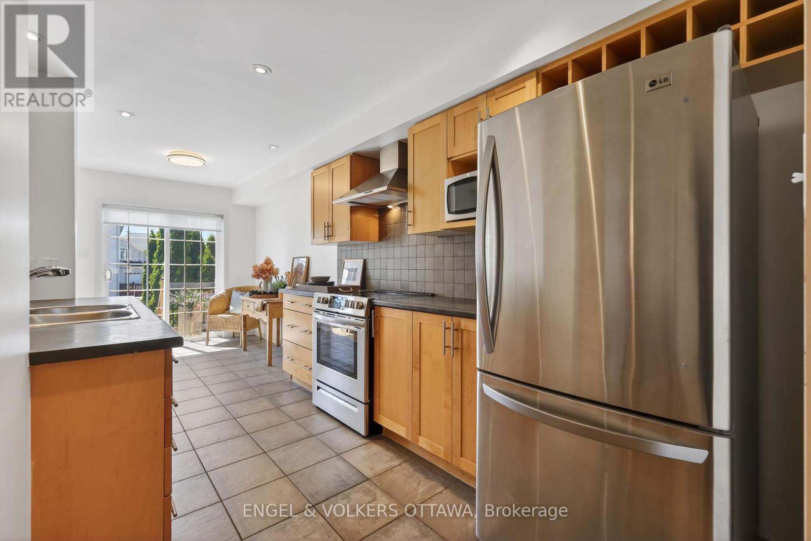 103 GOLDWOOD PRIVATE - 7