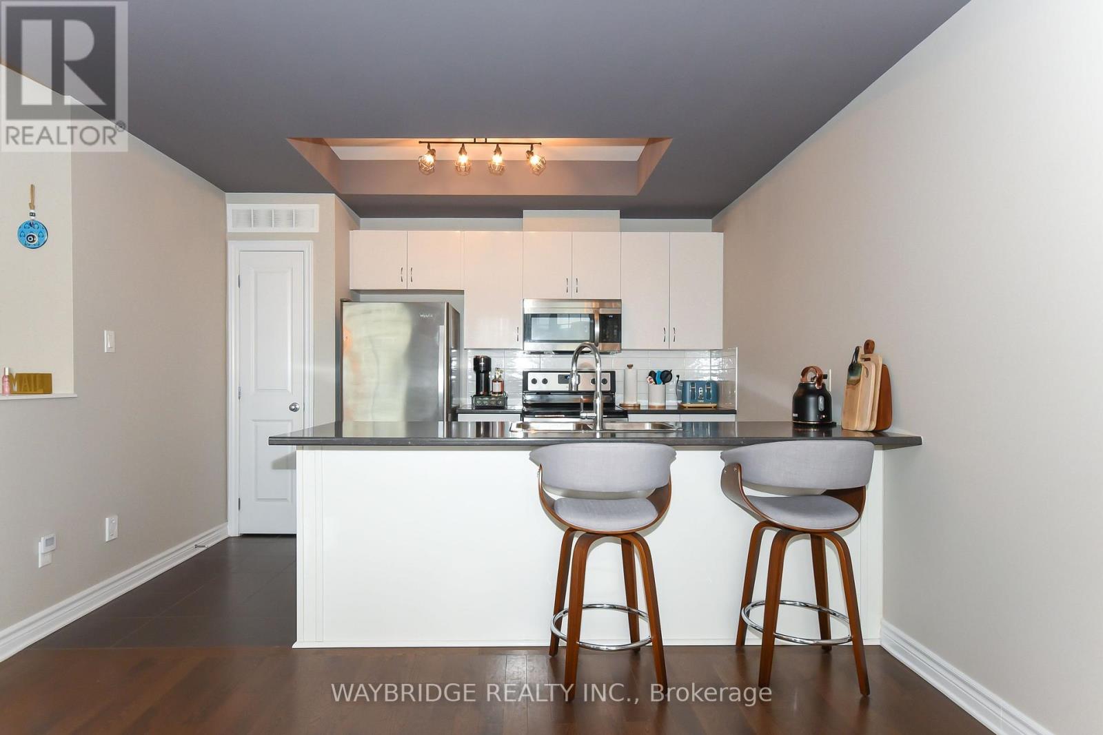 873 KILBIRNIE DRIVE - 6