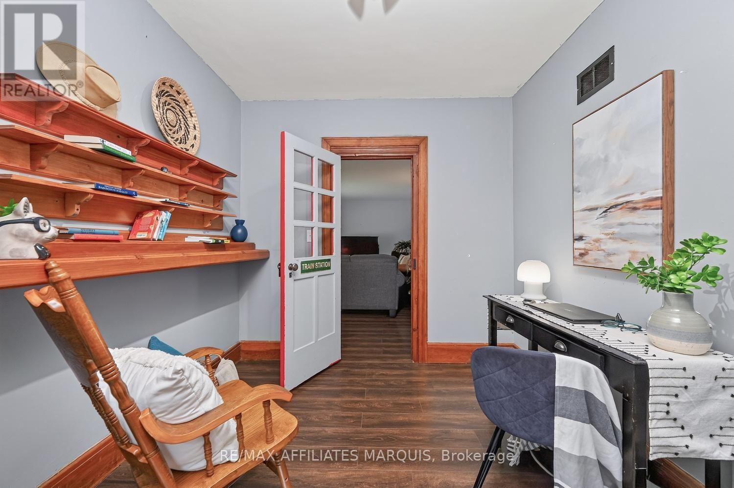 37 OGDEN AVENUE - Image 23