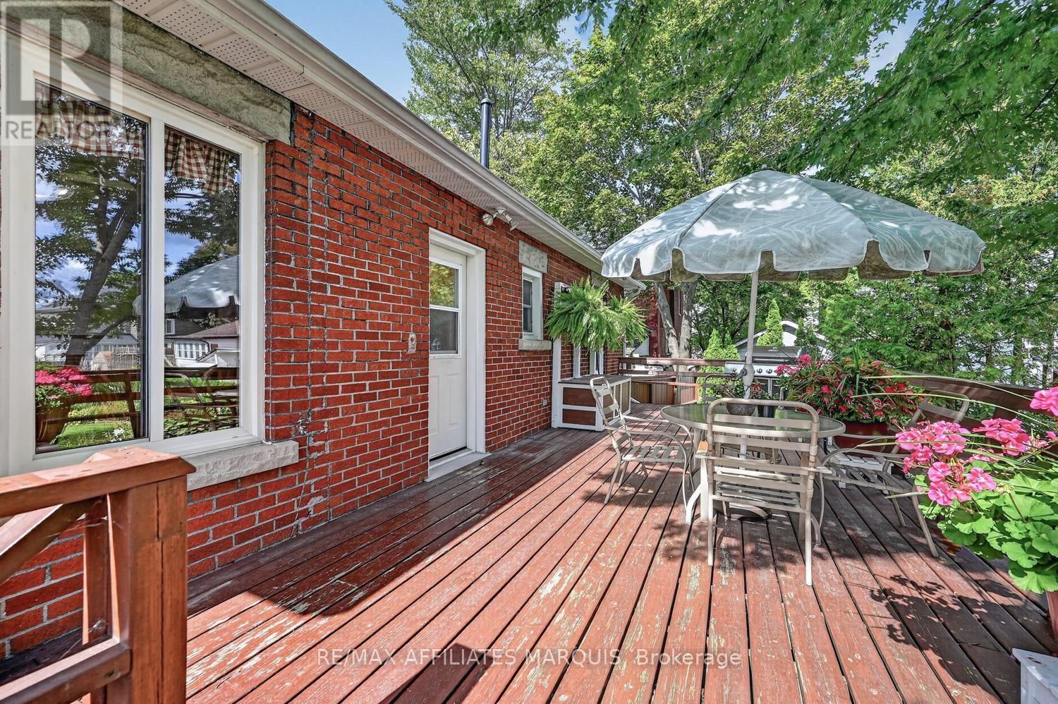 37 OGDEN AVENUE - Image 35