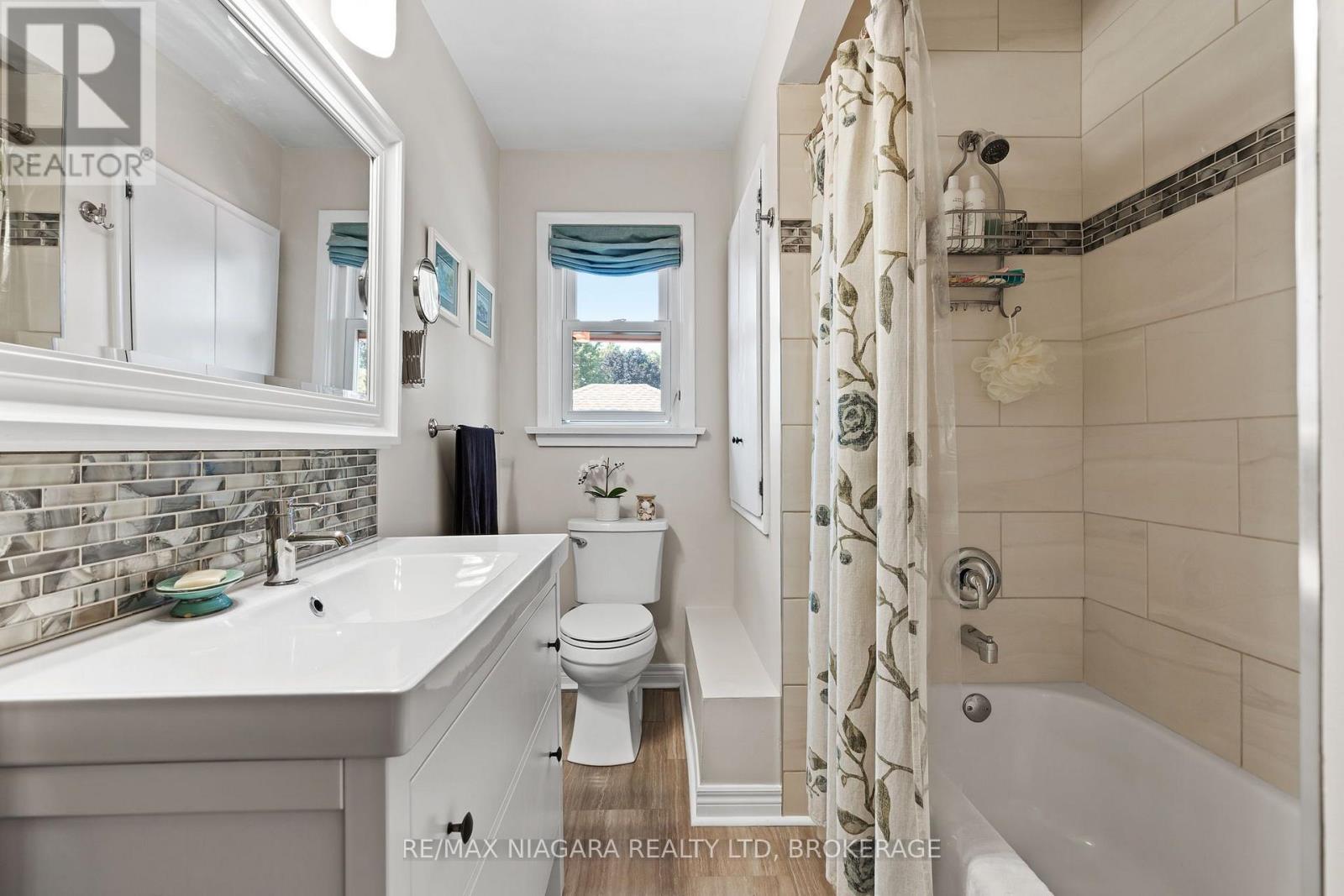 182 ROSEMOUNT AVENUE - 13