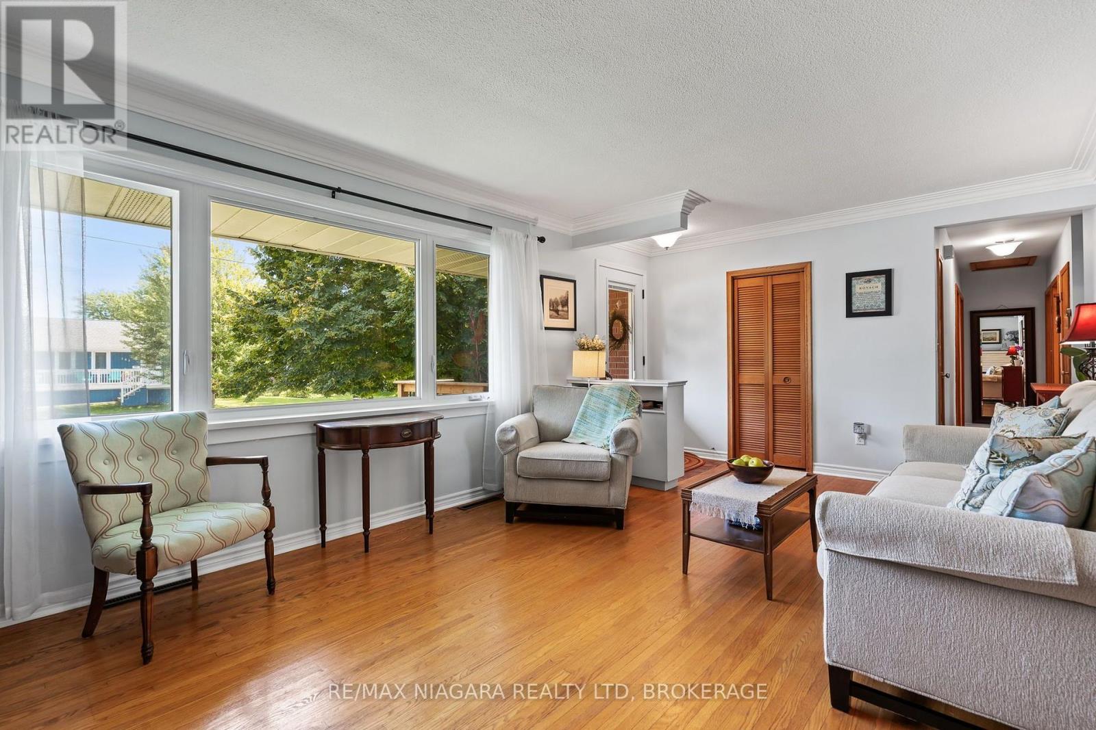 182 ROSEMOUNT AVENUE - 7