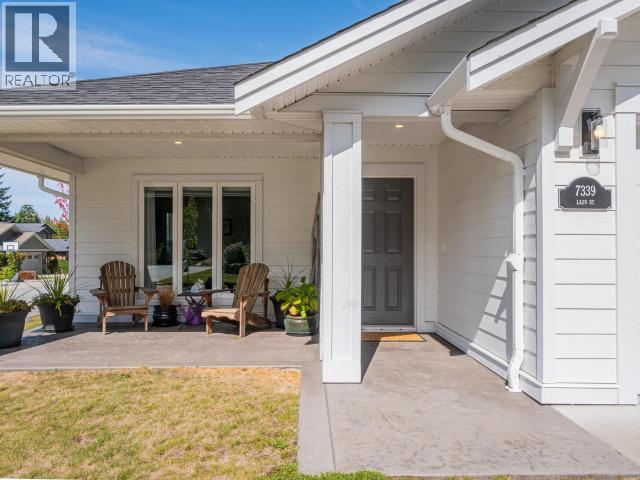 7339 LAZO STREET, Powell River