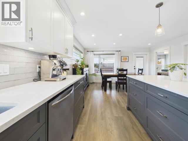 7339 LAZO STREET, Powell River
