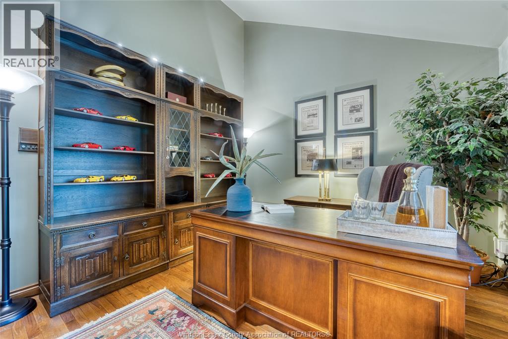 512 Bedford COURT - 10