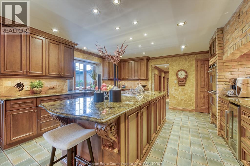 512 Bedford COURT - 21