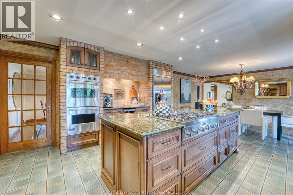 512 Bedford COURT - 24