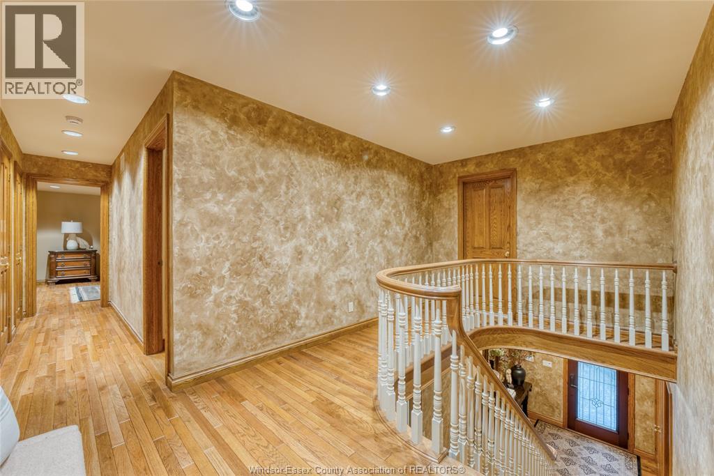 512 Bedford COURT - 25