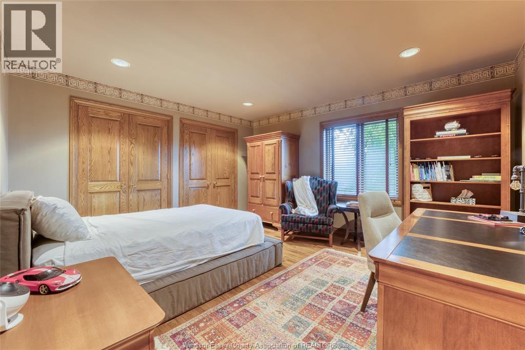 512 Bedford COURT - 29