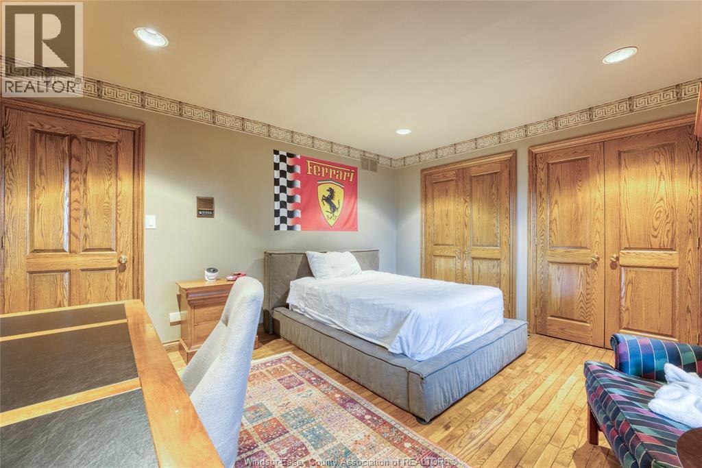 512 Bedford COURT - 30