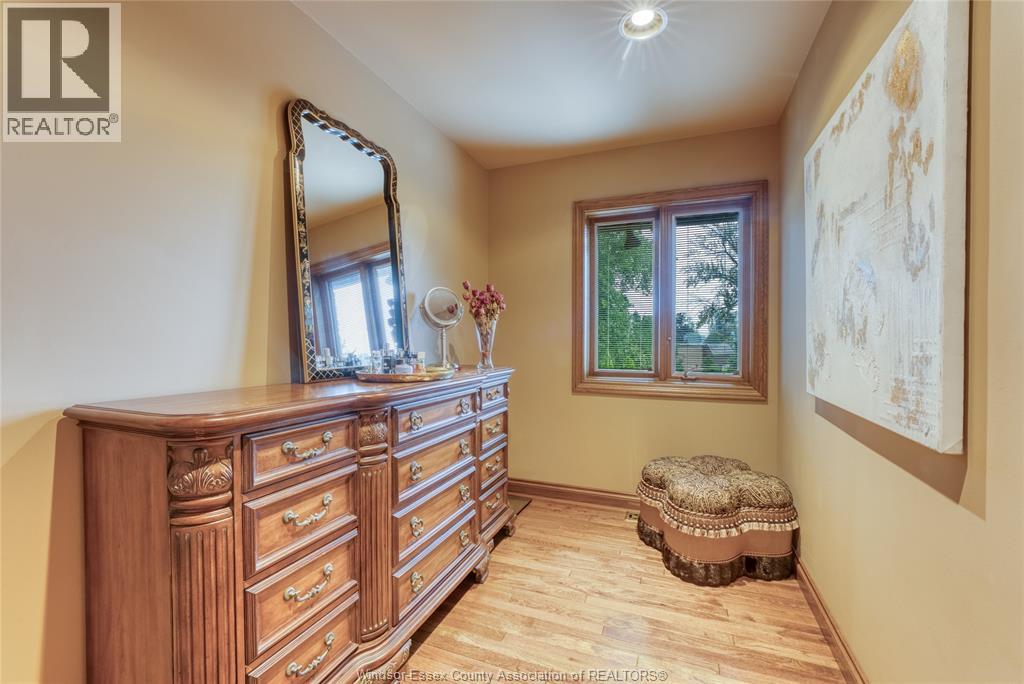 512 Bedford COURT - 34
