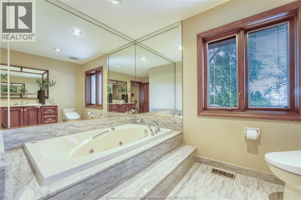 512 Bedford COURT - 35