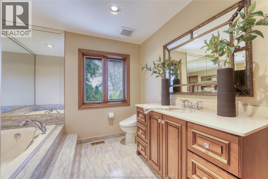 512 Bedford COURT - 36