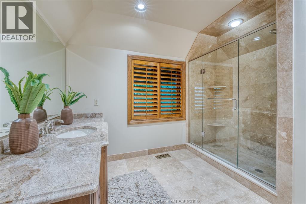 512 Bedford COURT - 38