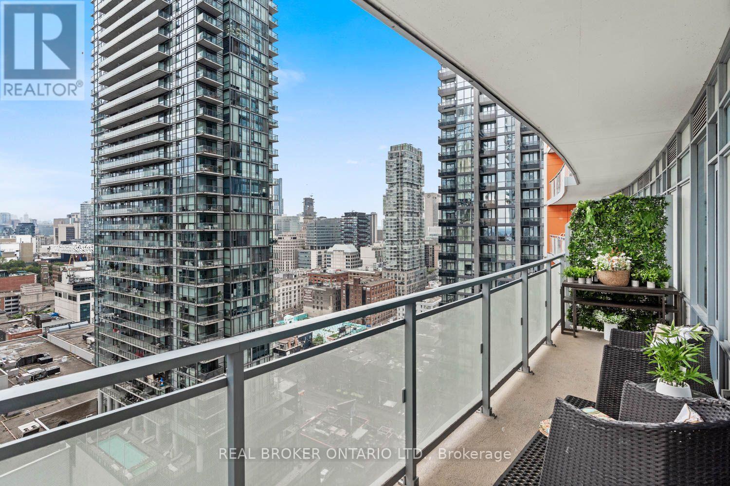 #2002 21 WIDMER STREET - 21
