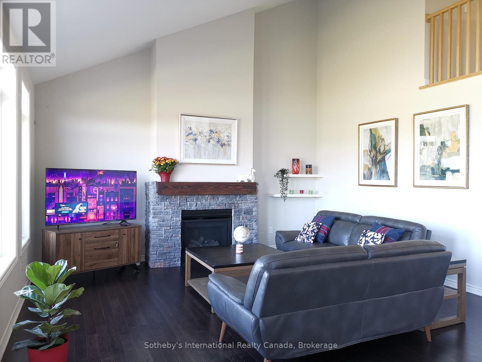 4 SPOONER CRESCENT, Collingwood — photo 4