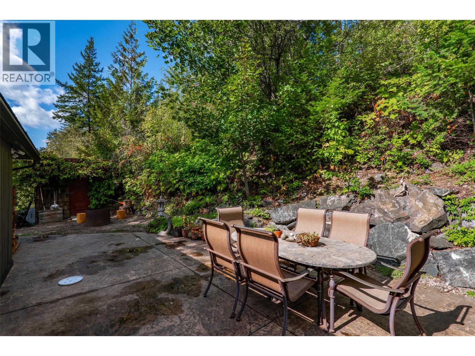 6473 Squilax Anglemont Road - Image 28