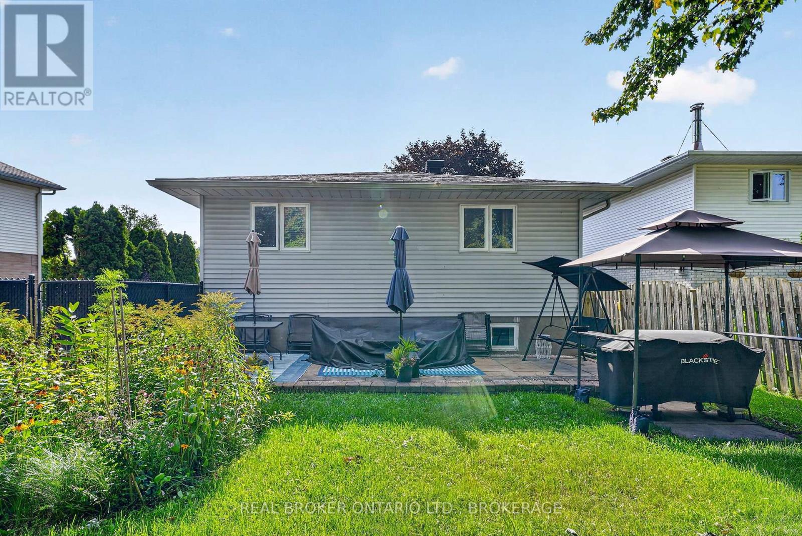 858 CHELSEA CRESCENT - 13