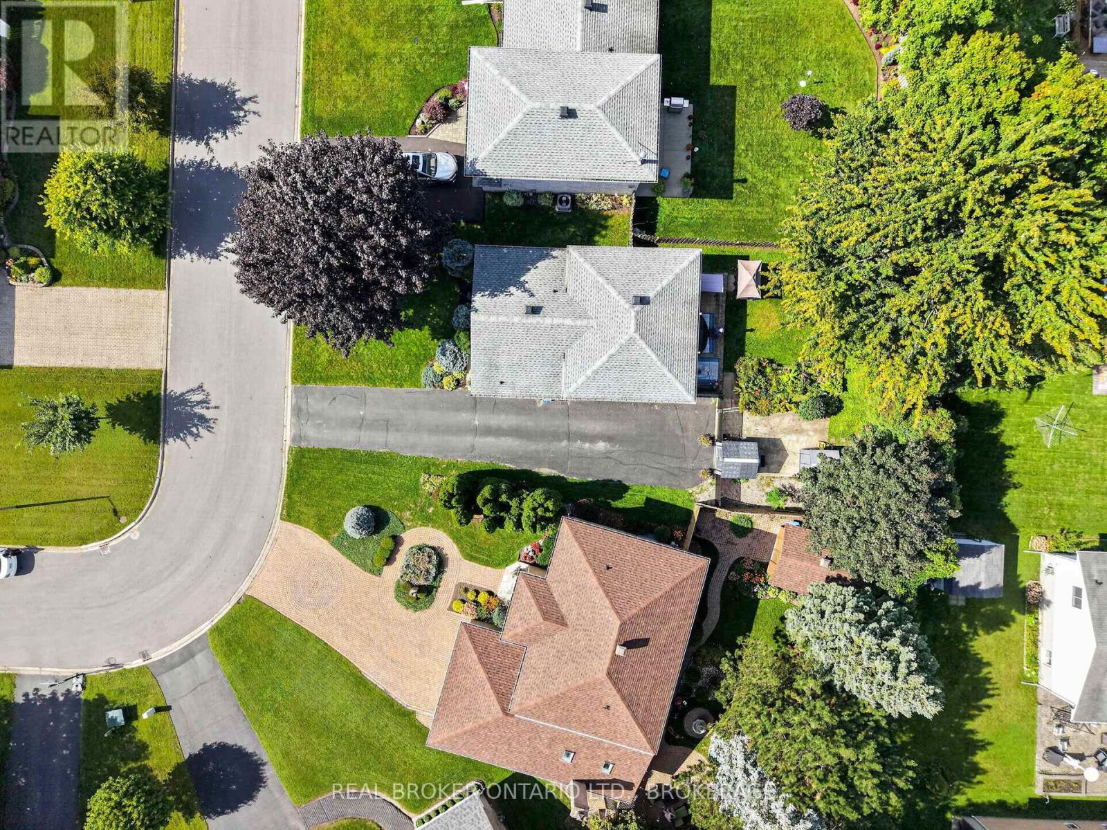 858 CHELSEA CRESCENT - 23
