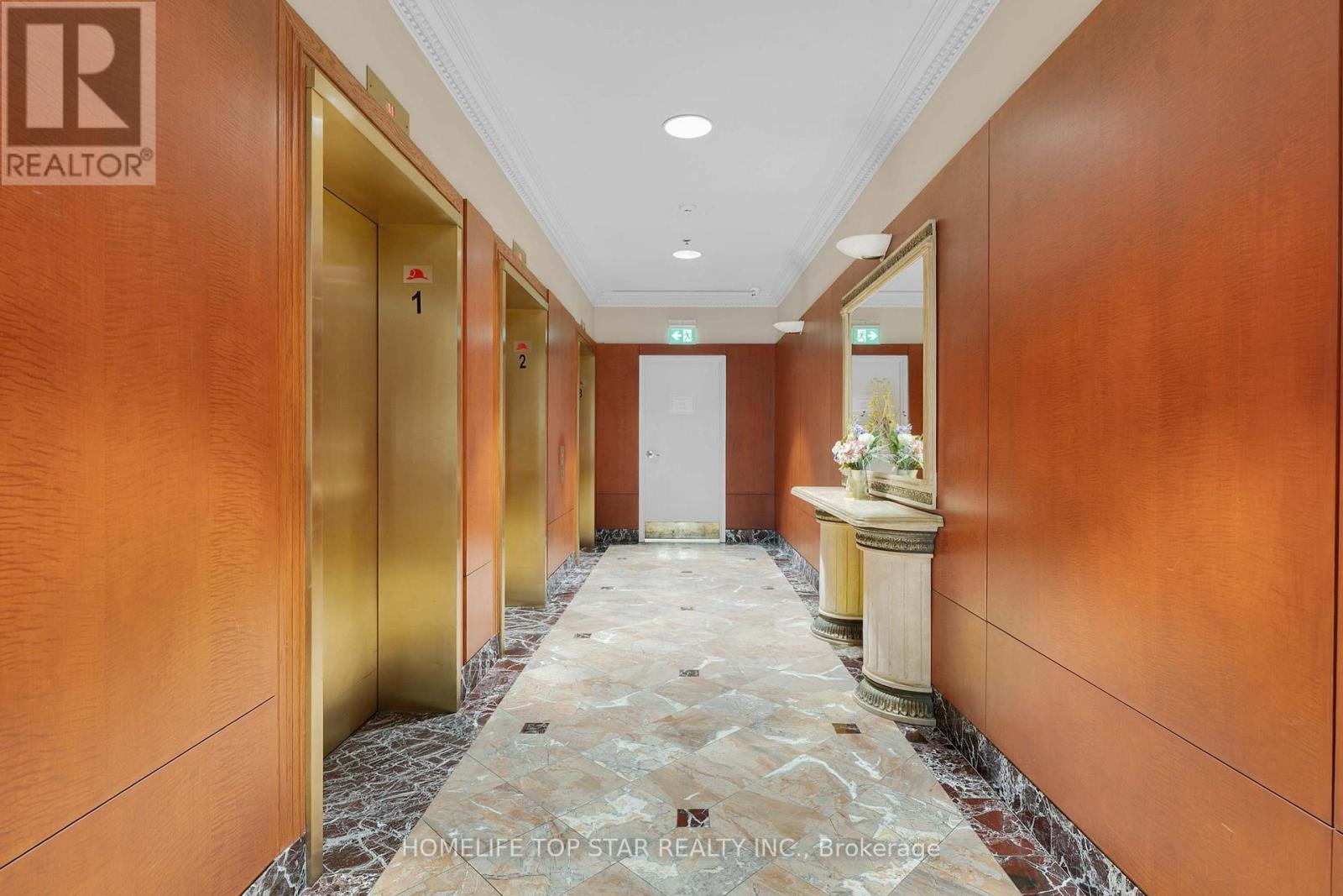 #1011 8 LEE CENTRE DRIVE - 4