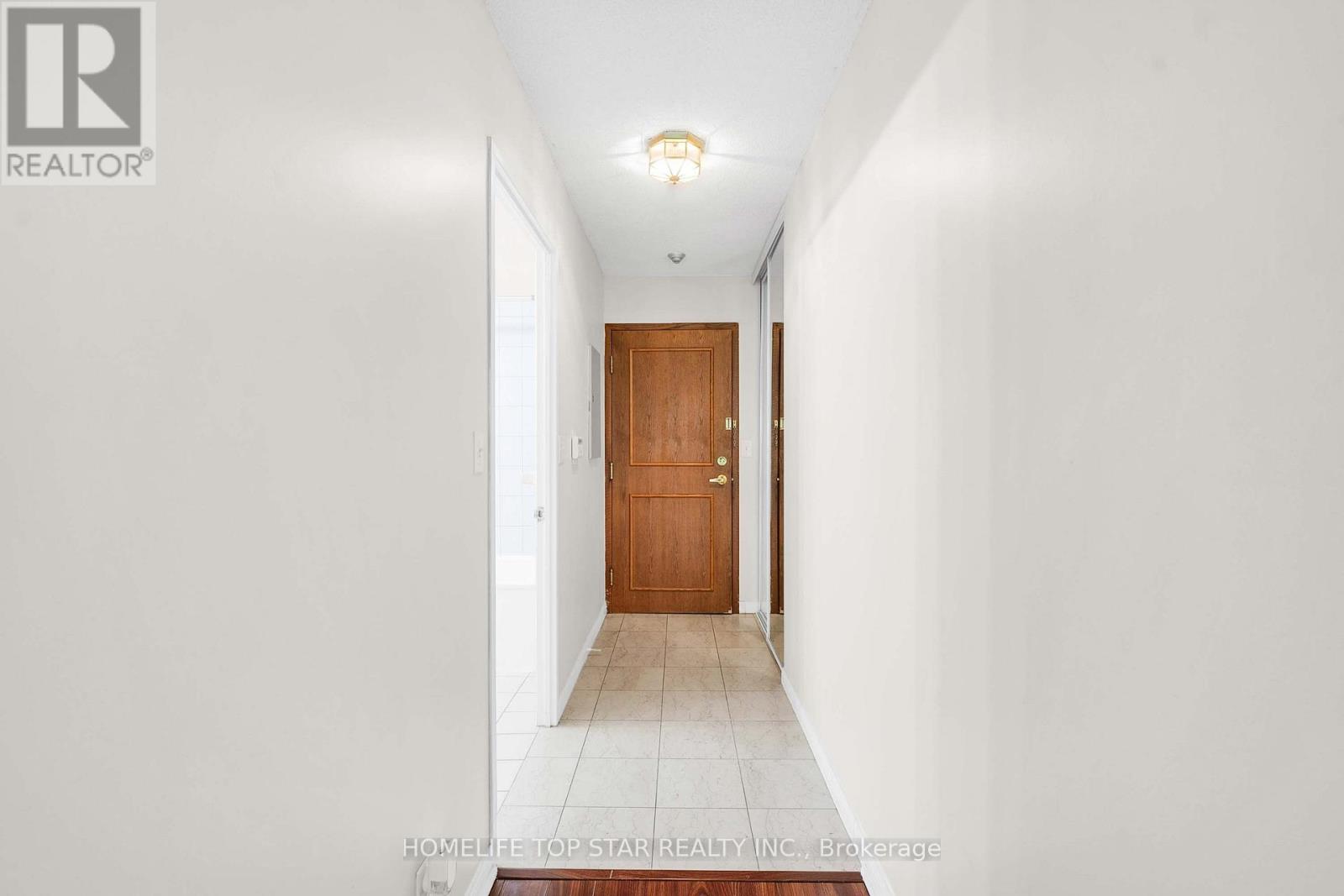 #1011 8 LEE CENTRE DRIVE - 7