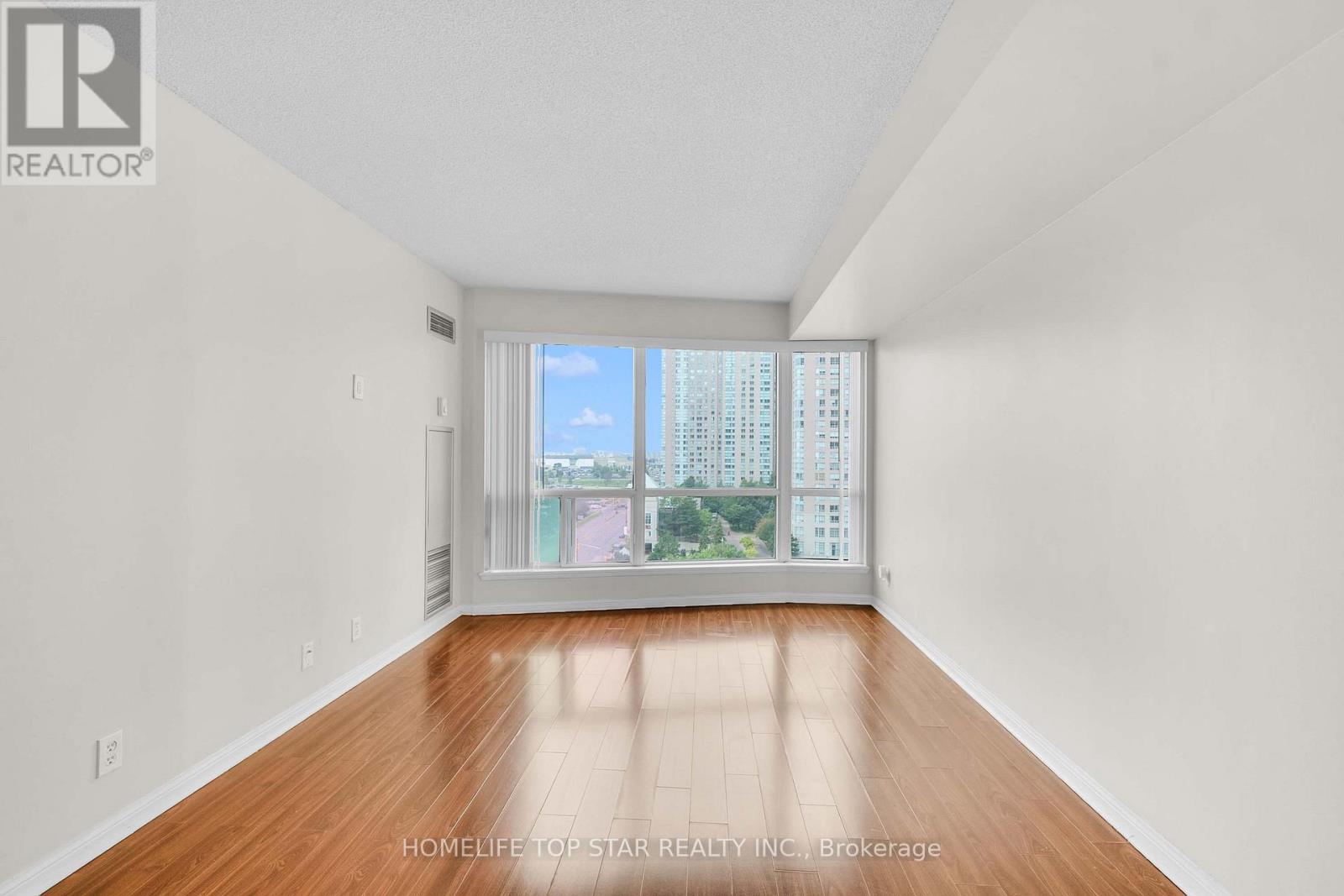 #1011 8 LEE CENTRE DRIVE - 9